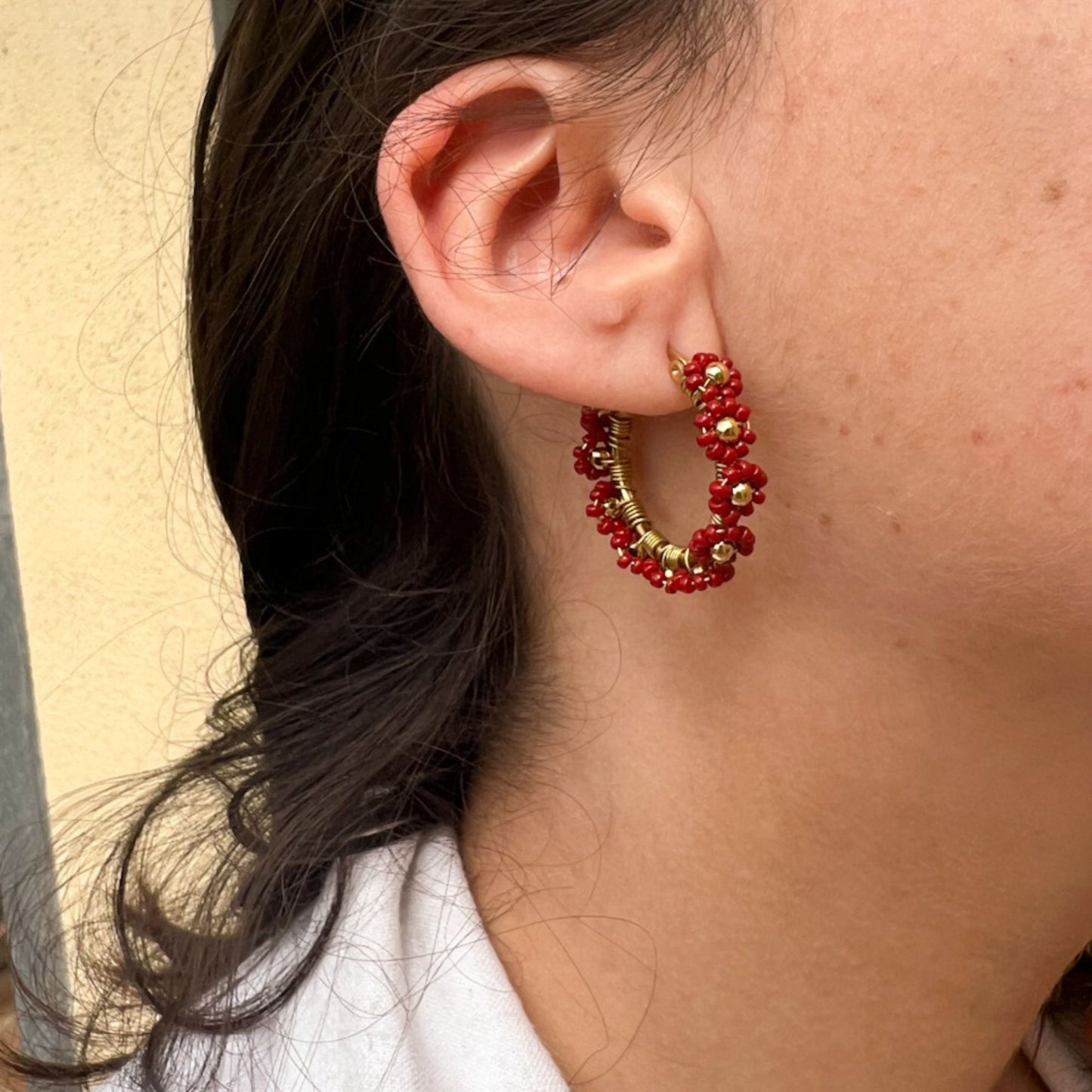 Arete de flores Carmín